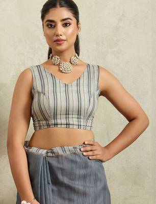 Grey printed blended cotton designer saree with blouse piece 5