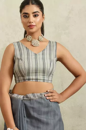 Grey printed blended cotton designer saree with blouse piece
