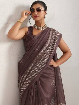 Brown printed blended cotton designer saree with blouse piece 2