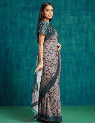 Navy blue printed blended cotton designer saree with blouse piece 2