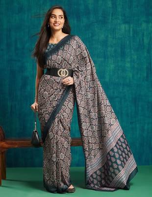 Navy blue printed blended cotton designer saree with blouse piece 4