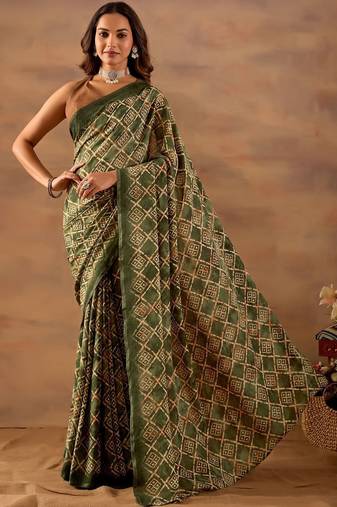 Green printed crepe casual saree with blouse piece