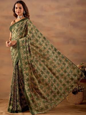 Green printed crepe casual saree with blouse piece 2