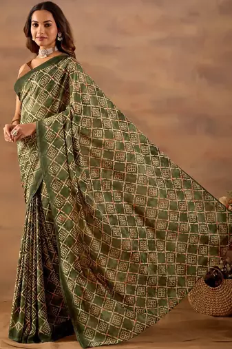 Green printed crepe casual saree with blouse piece