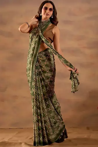 Green printed crepe casual saree with blouse piece