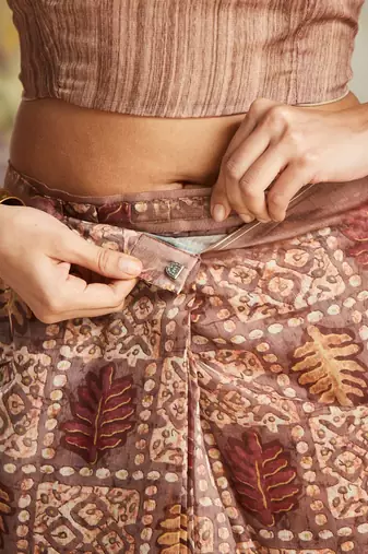 Brown printed blended cotton designer saree with blouse piece