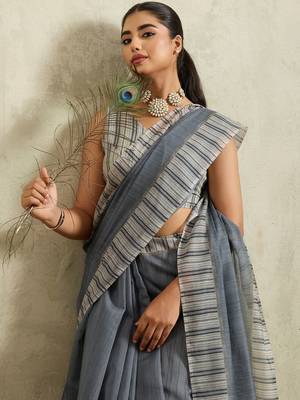 Grey printed blended cotton designer saree with blouse piece 2