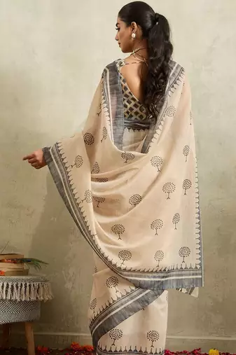 Cream printed blended cotton designer saree with blouse piece