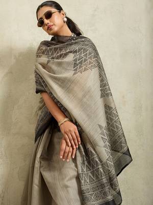 Grey printed blended cotton designer saree with blouse piece 2