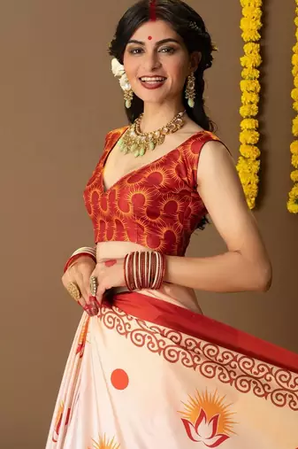 Cream printed silk blend ethnic saree with blouse piece