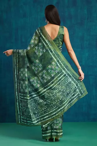 Green printed blended cotton designer saree with blouse piece