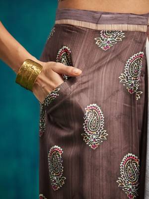 Coffee brown printed blended cotton designer saree with blouse piece 4