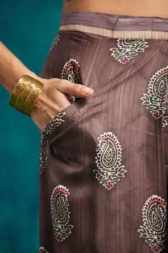 Coffee brown printed blended cotton designer saree with blouse piece