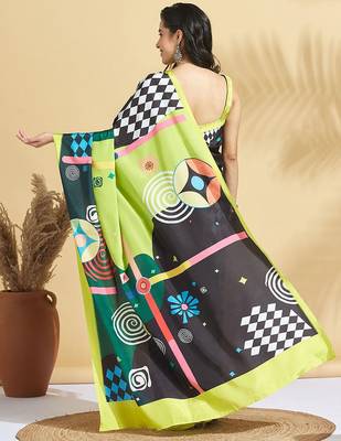 Green printed crepe casual saree with blouse piece 3