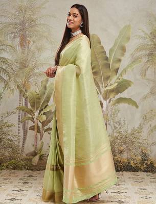 Green elegant zari woven linen saree with blouse piece 2