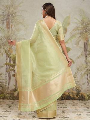 Green elegant zari woven linen saree with blouse piece 3