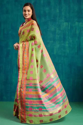 Green elegant printed polycotton saree with blouse piece