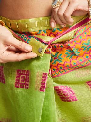 Green elegant printed polycotton saree with blouse piece 5
