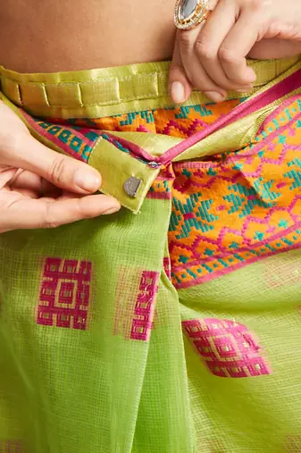 Green elegant printed polycotton saree with blouse piece