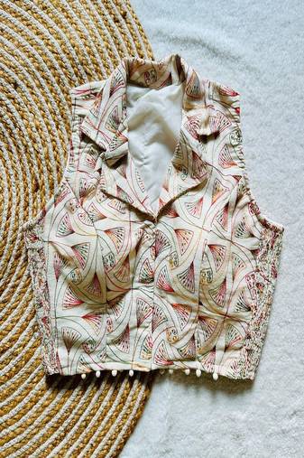 Off white printed cotton designer sleeveless readymade saree blouse for women party festive wear
