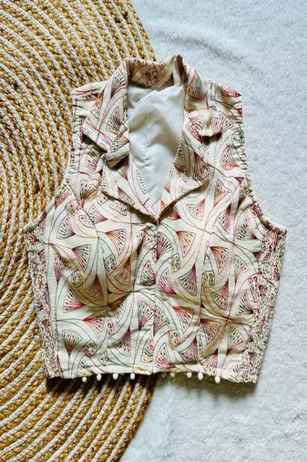 Off white printed cotton designer sleeveless readymade saree blouse for women party festive wear