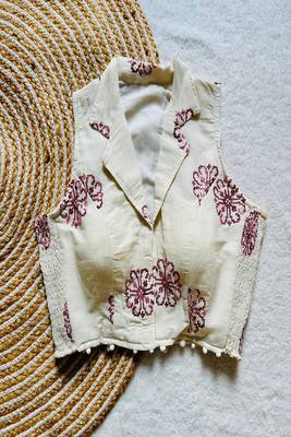 Off white floral embroidered cotton designer sleeveless readymade saree blouse for women festive wear 1