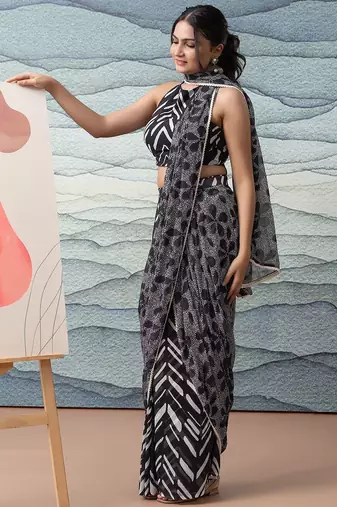 Black elegant printed georgette saree with blouse piece