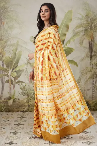 Yellow elegant printed polycotton saree with blouse piece
