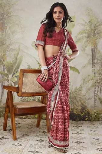 Maroon elegant printed polycotton saree with blouse piece