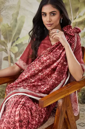 Maroon elegant printed polycotton saree with blouse piece