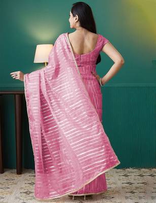 Pink elegant printed organza saree with blouse piece 3
