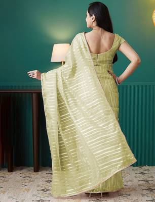 Green elegant printed organza saree with blouse piece 3