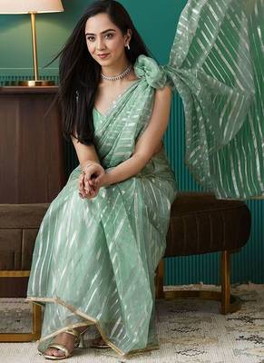 Green elegant printed organza saree with blouse piece 4