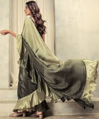 Green plain silk blend party wear saree with blouse piece 2