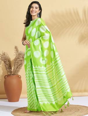 Green printed blended cotton designer saree with blouse piece 1