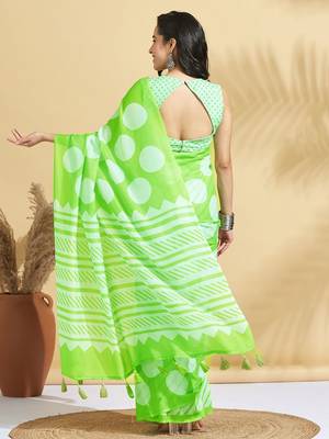Green printed blended cotton designer saree with blouse piece 2