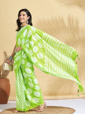 Green printed blended cotton designer saree with blouse piece 3