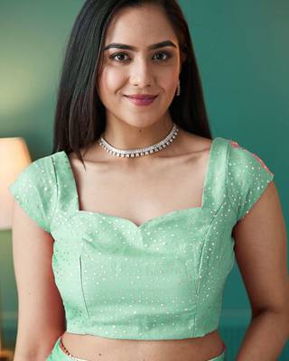 Green elegant printed organza saree with blouse piece 4