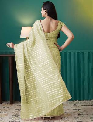 Green elegant printed organza saree with blouse piece 3