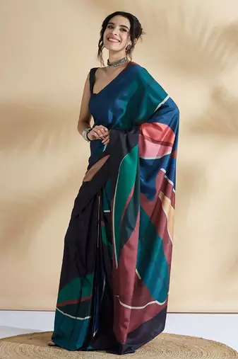 Black printed crepe casual saree with blouse piece