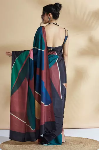 Black printed crepe casual saree with blouse piece