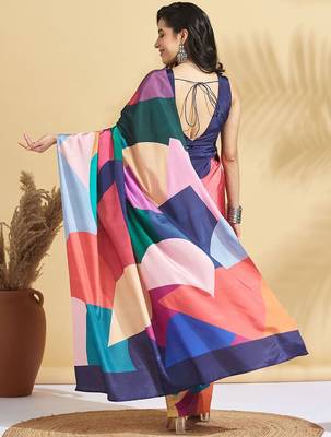 Red printed crepe casual saree with blouse piece 3