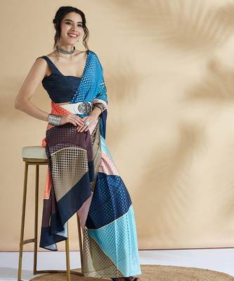 Blue printed crepe casual saree with blouse piece 4