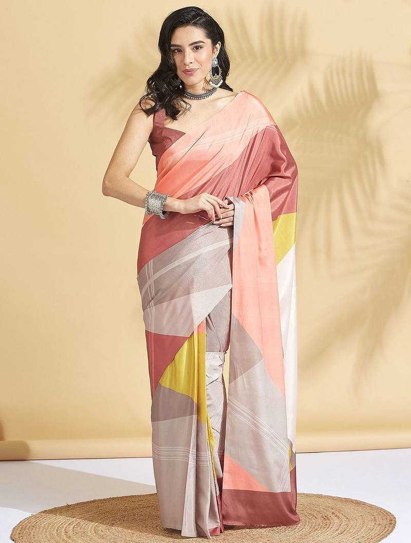 Cream printed crepe casual saree with blouse piece