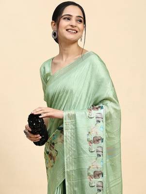 Green printed silk blend ethnic saree with blouse piece 5