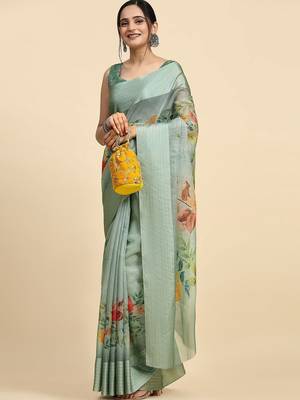 Green elegant printed polycotton saree with blouse piece 4