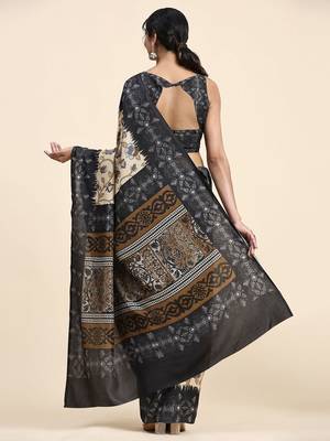 Cream printed crepe casual saree with blouse piece 3