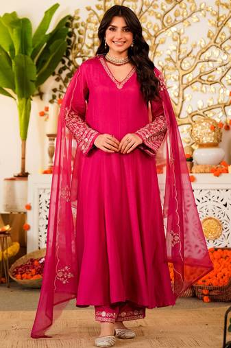 Pink viscose chanderi embroidered kurta pant dupatta set