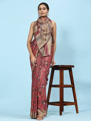 Pink printed crepe casual saree with blouse piece 4