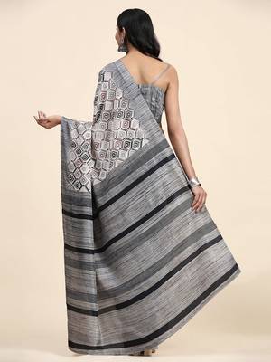 Grey printed crepe casual saree with blouse piece 3